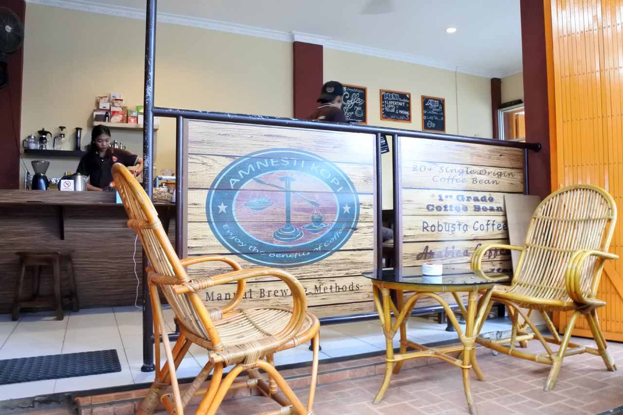 amnesty coffee - tempat nongkrong di bandar lampung - yopie pangkey