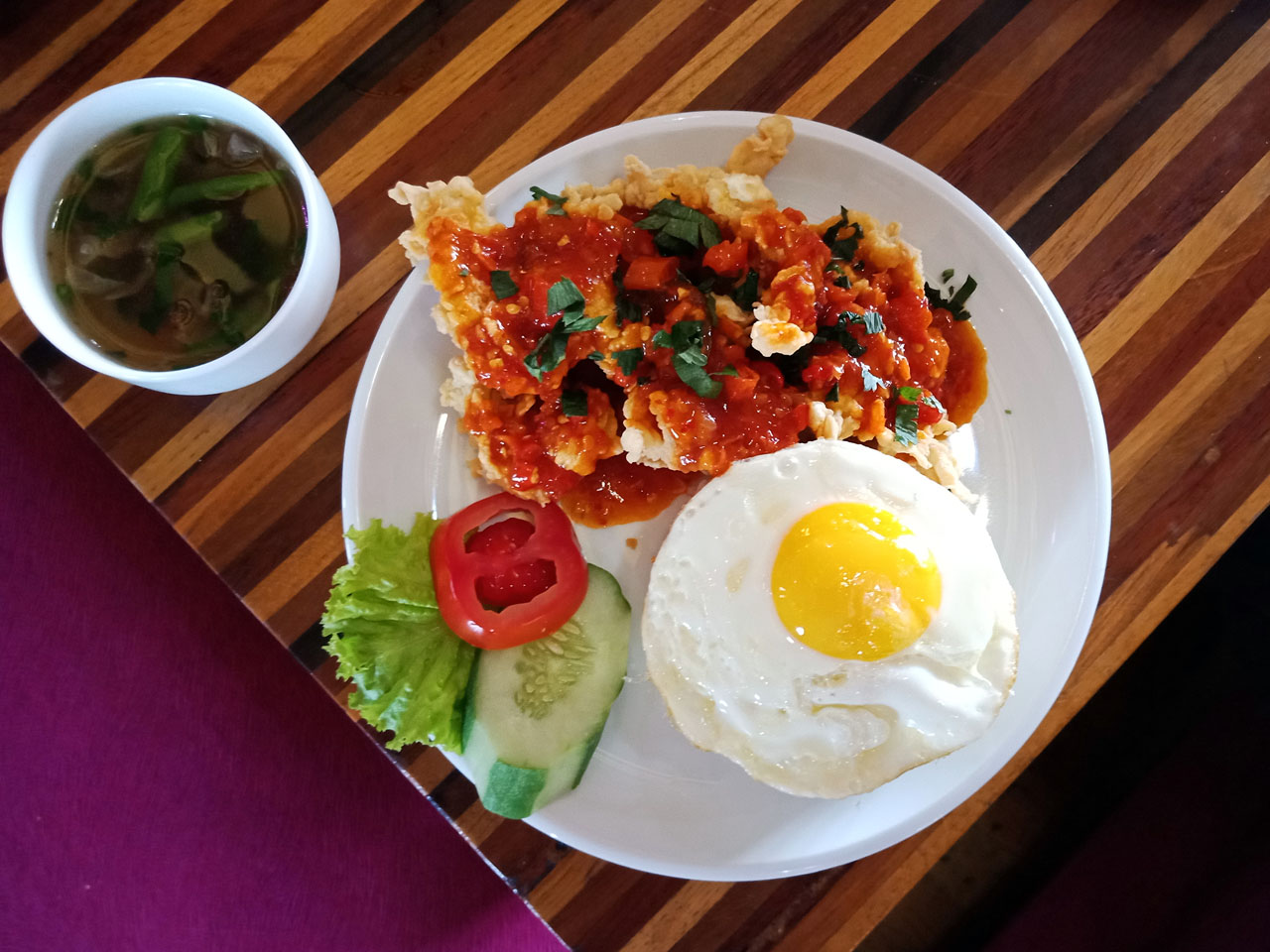 Nasi Ayam Crispy Saos Hot Spicy - Cafe De Rosse - tempat makan enak di bandar lampung - yopie pangkey - 6