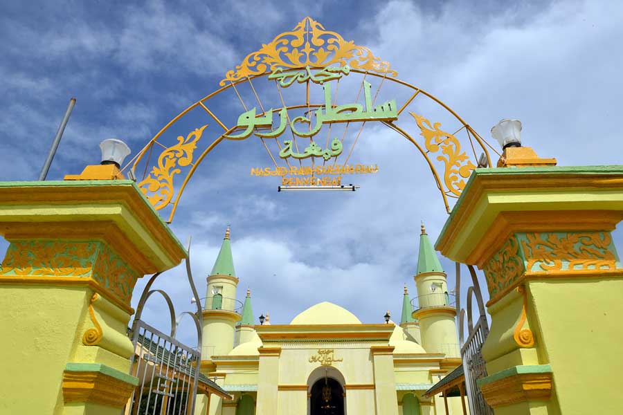 Masjid di Pulau Penyengat - Sejarah Pariwisata adalah - yopiefranz.id - Yopie Pangkey - 11